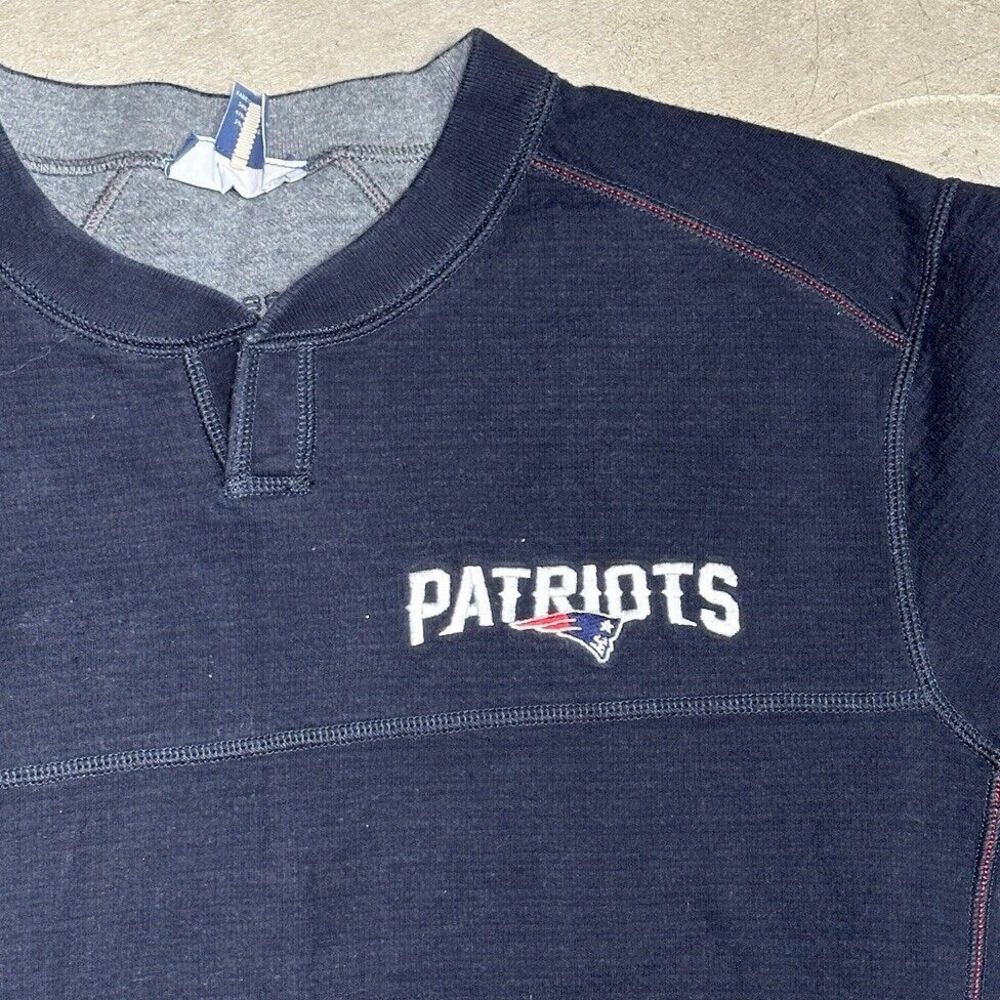 Tommy Bahama Sweater NFL New England Patriots Notched Men Medium